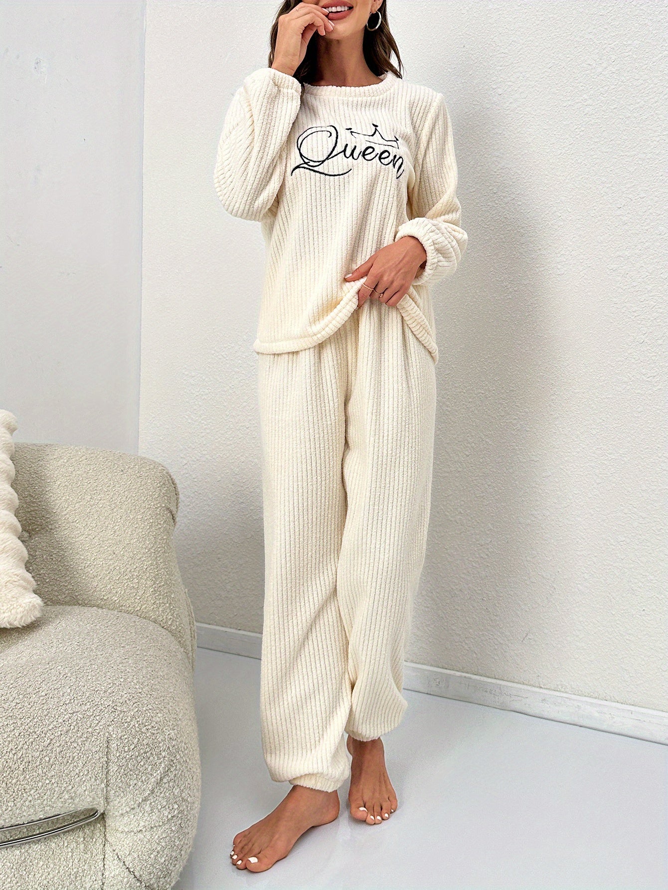 Pyjama Femme Long Pantalon + Blouse à Manches Longues en Peluche Queen en Coton | CozyCloud