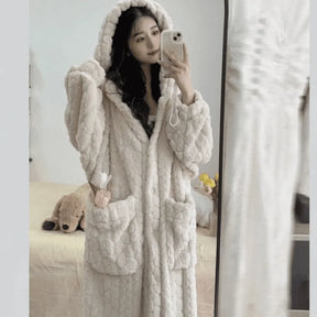 Pyjama Femme Peignoir avec Boutons, Capuche et Poches en Peluche Refuge Douillet en Coton | CozyCloud