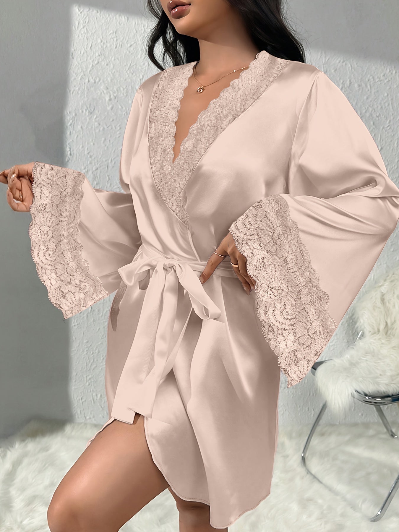 Pyjama Femme Plus Size Peignoir avec Noeud Dentelle Class en 100% Satin | CozyCloud