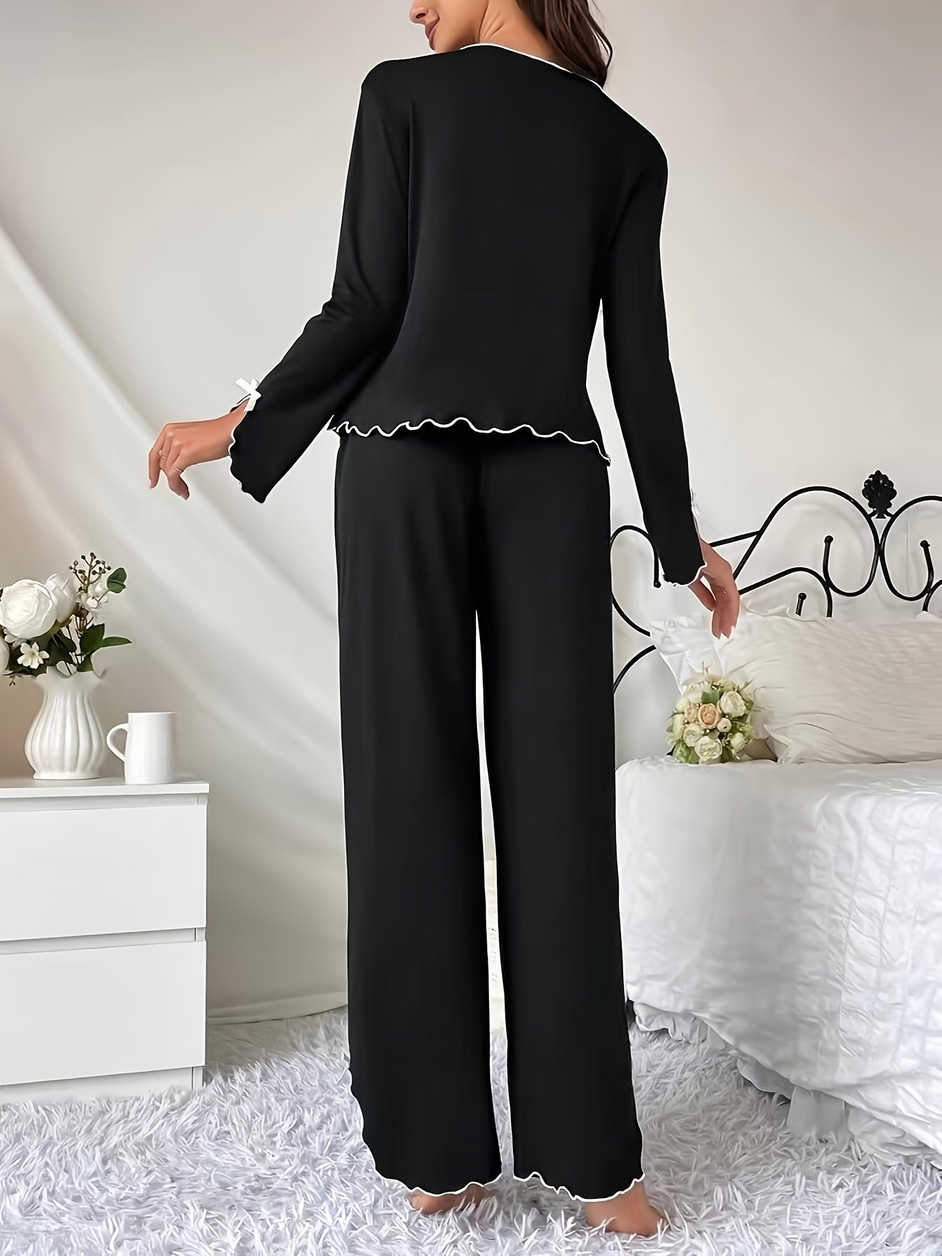 Pyjama Femme Long Pantalon + Chemise à Manches Longues Boutons Volantée en Satin | CozyCloud