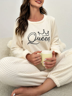 Pyjama Femme Long Pantalon + Blouse à Manches Longues en Peluche Queen en Coton | CozyCloud