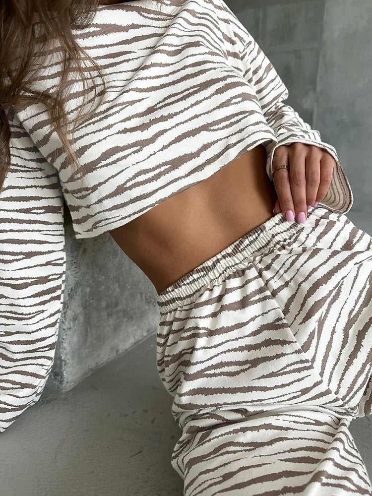 Pyjama Femme Long Pantalon + Crop Top à Manches Longues Zèbres en Coton | CozyCloud