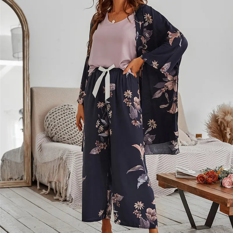 Pyjama Femme Ensemble Pantalon + Débardeur + Peignoir Fleurs en 100% Viscose | CozyCloud