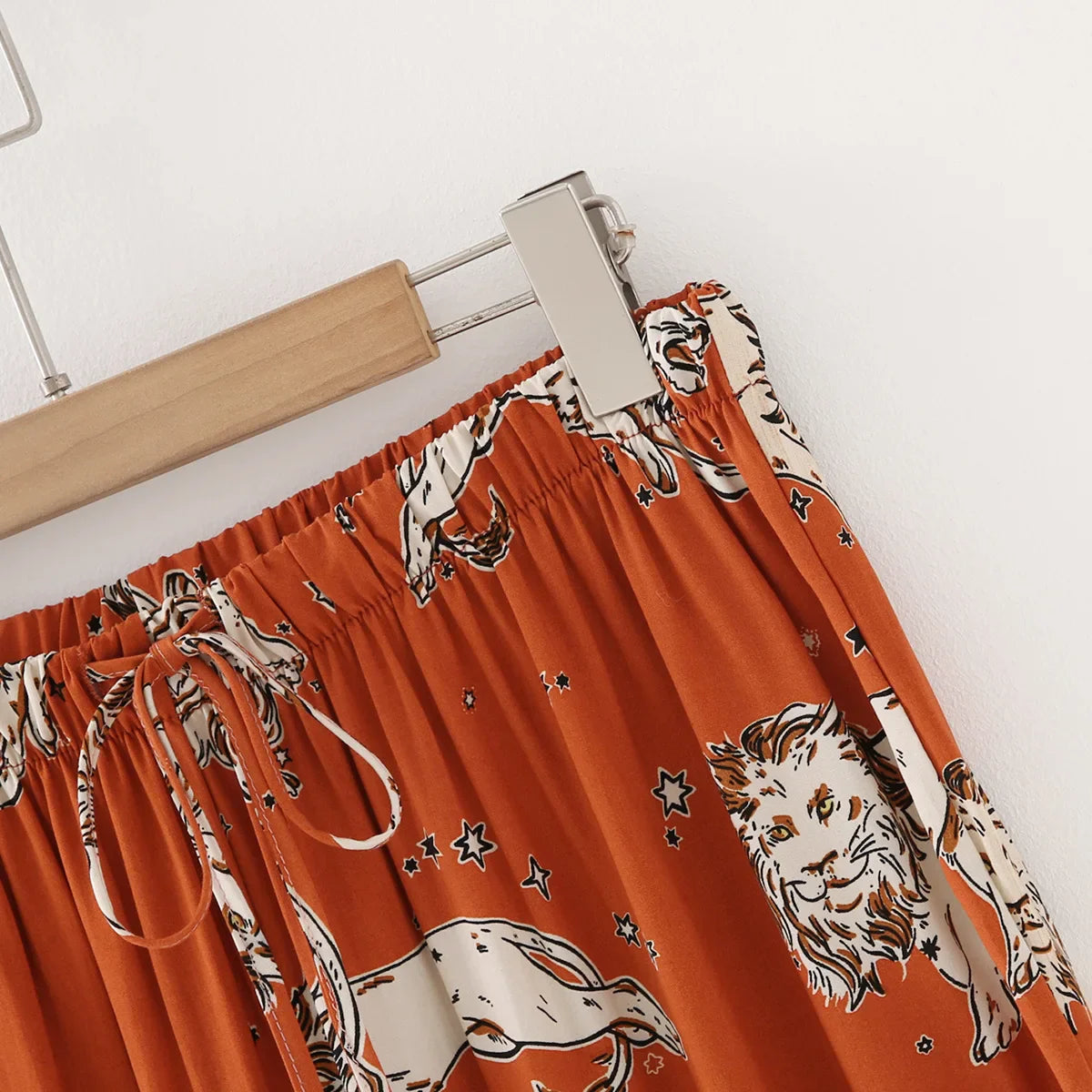 Pyjama Femme Courts Chemise à Manches Courtes + Shorts ou Pantalon Lions en 100% Viscose | CozyCloud