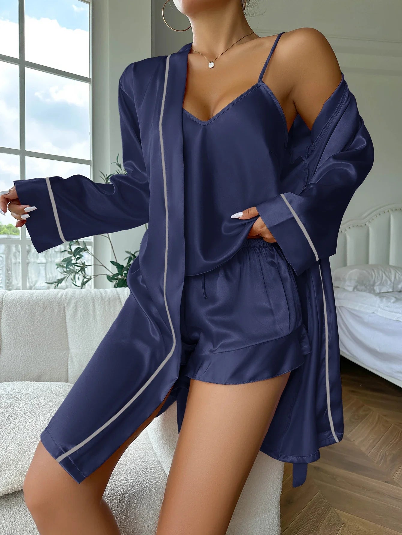 Pyjama Femme Ensemble Débardeur + Shorts + Peignoir avec Nœud en 100% Satin | CozyCloud