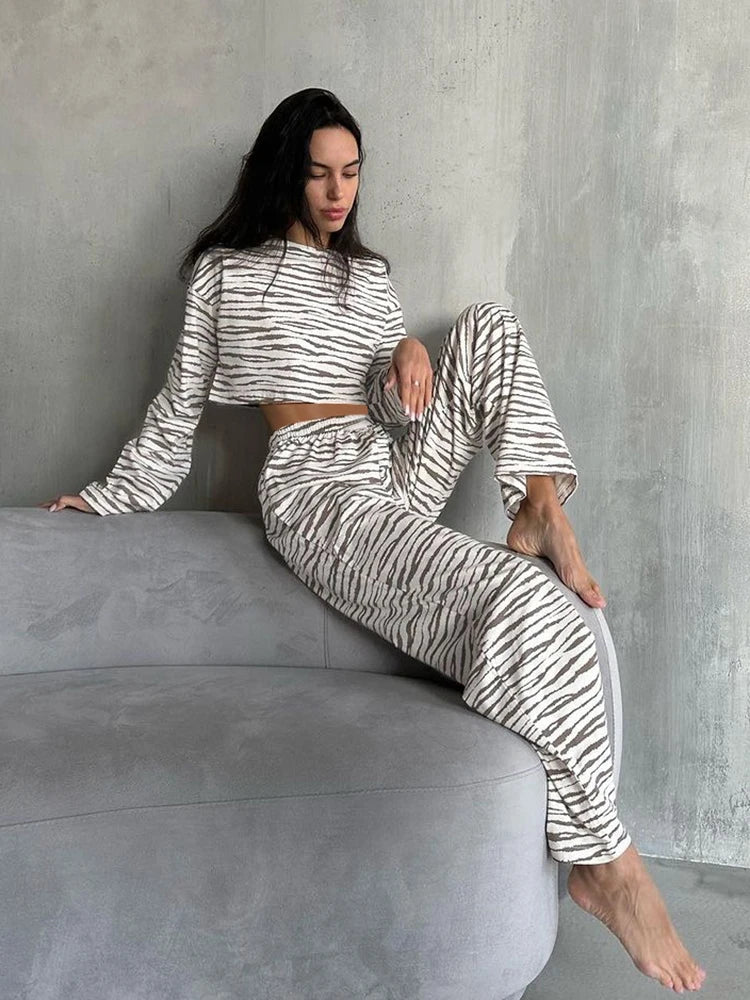 Pyjama Femme Long Pantalon + Crop Top à Manches Longues Zèbres en Coton | CozyCloud