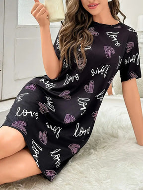 Pyjama Femme Chemise de Nuit Love et Coeurs en Satin | CozyCloud