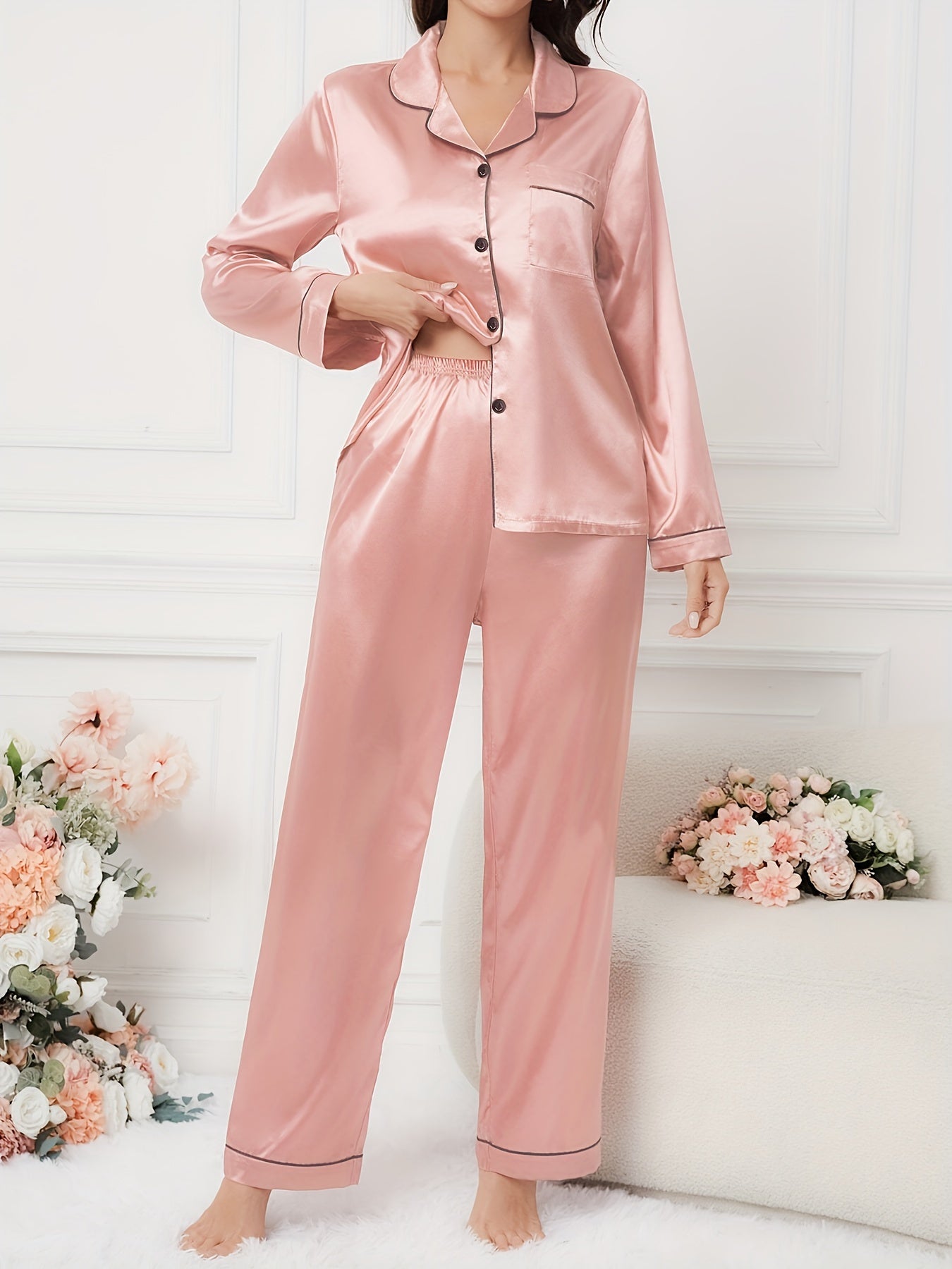 Pyjama Femme Long Pantalon + Chemise à Manches Longues Américain Boutons B&N en Satin | CozyCloud